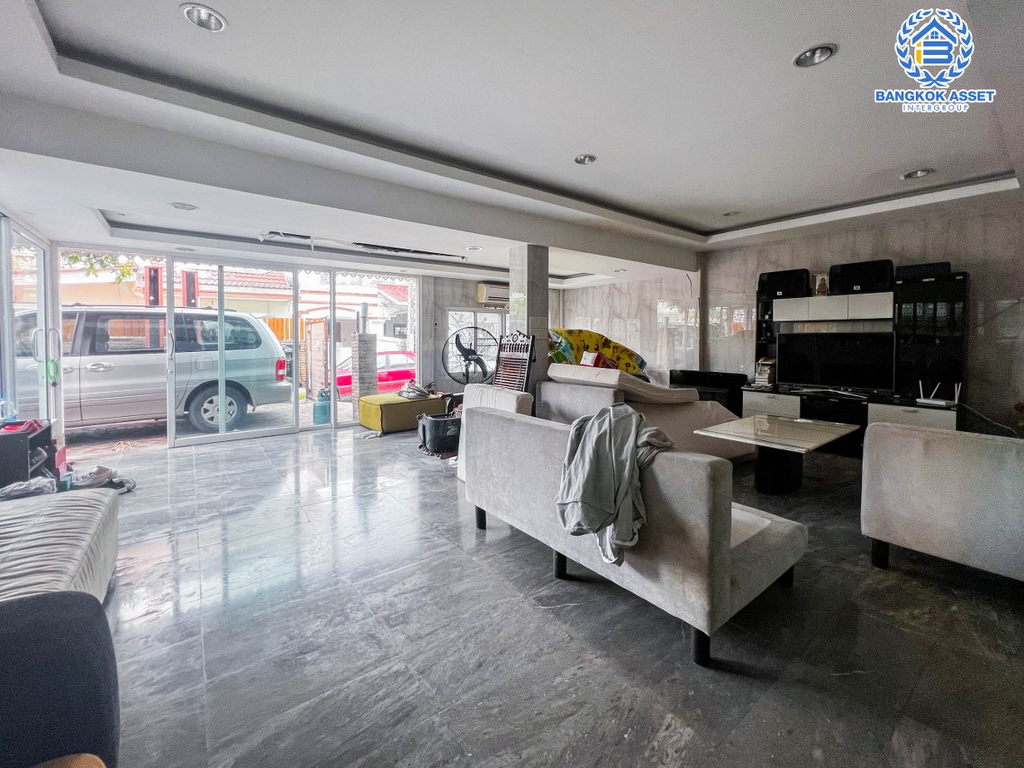 *****บ้านแฝดมือสองกรุงเทพฯ ม.สัณห์ติสุข สรงประภา #หลังมุม เนื้อที่มากถึง 51 ตร.ว. ฟังก์ชัน 4 ห้องนอน 3 ห้องน้ำ 1 ที่จอดรถ ต่อเติมเต็มพื้นที่ แถมฟรี! 6 เครื่องปรับอากาศ บนทำเลดี ใกล้รถไฟฟ้าสายสีแดง "สถานีดอนเมือง"