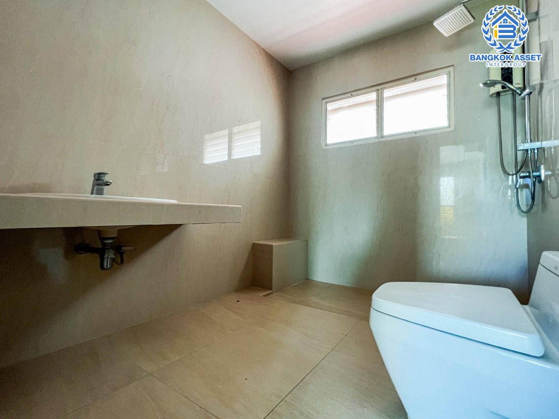 *****บ้านแฝดมือสองกรุงเทพฯ ม.สัณห์ติสุข สรงประภา #หลังมุม เนื้อที่มากถึง 51 ตร.ว. ฟังก์ชัน 4 ห้องนอน 3 ห้องน้ำ 1 ที่จอดรถ ต่อเติมเต็มพื้นที่ แถมฟรี! 6 เครื่องปรับอากาศ บนทำเลดี ใกล้รถไฟฟ้าสายสีแดง "สถานีดอนเมือง"