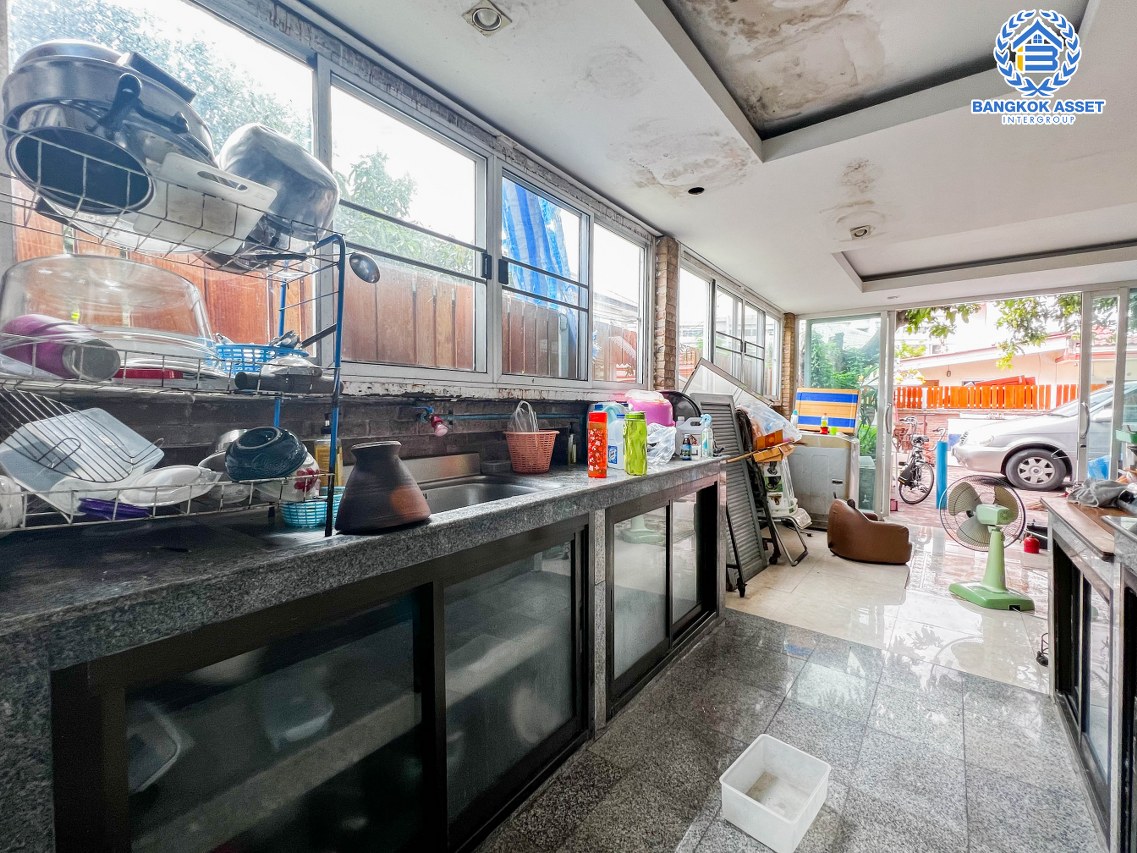 *****บ้านแฝดมือสองกรุงเทพฯ ม.สัณห์ติสุข สรงประภา #หลังมุม เนื้อที่มากถึง 51 ตร.ว. ฟังก์ชัน 4 ห้องนอน 3 ห้องน้ำ 1 ที่จอดรถ ต่อเติมเต็มพื้นที่ แถมฟรี! 6 เครื่องปรับอากาศ บนทำเลดี ใกล้รถไฟฟ้าสายสีแดง "สถานีดอนเมือง"