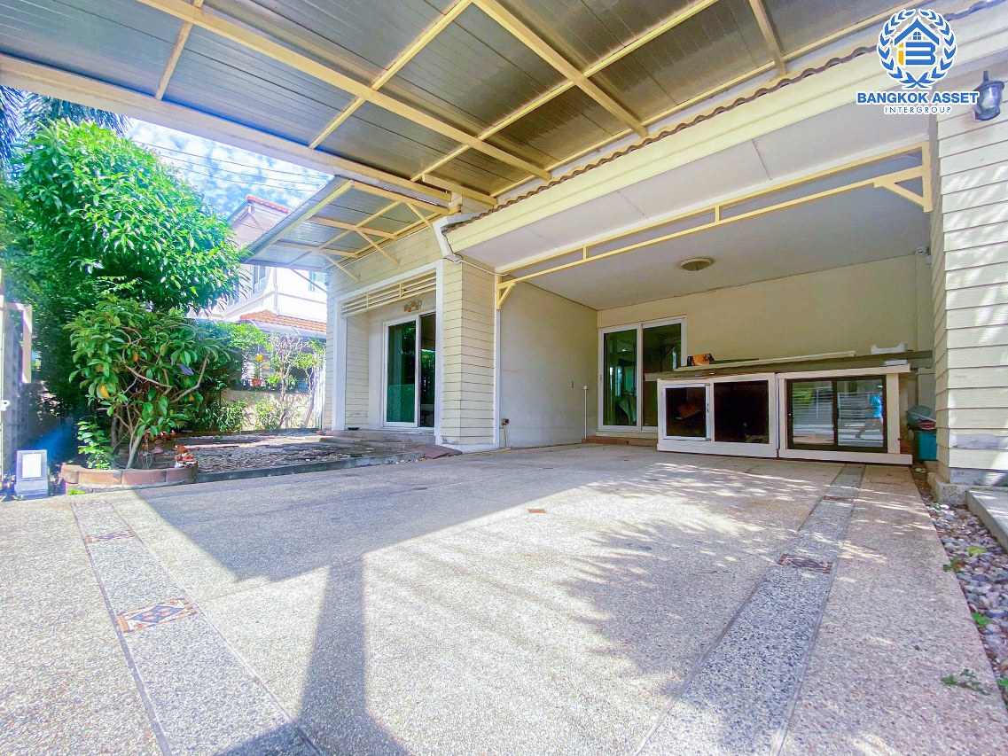 บ้านเดี่ยวมือสอง คุณภาพระดับแบรนด์ Q.House ม.คาซ่าวิลล์ ราชพฤกษ์-รัตนาธิเบศร์2 เนื้อที่กว้าง 56 ตร.ว. บ้านหลังใหญ่ สภาพภายในใหม่เอี่ยม พื้นที่ใช้สอยกว้าง ฟังก์ชัน 3 ห้องนอน 3 ห้องน้ำ โครงการตั้งบนทำเลดี ติดถนนราชพฤกษ์ ใกล้รถไฟฟ้าสายสีม่วง "สถานีบางรักน้อยท่าอิฐ" และทางด่วน "งามวงศ์วาน" จองด่วน!