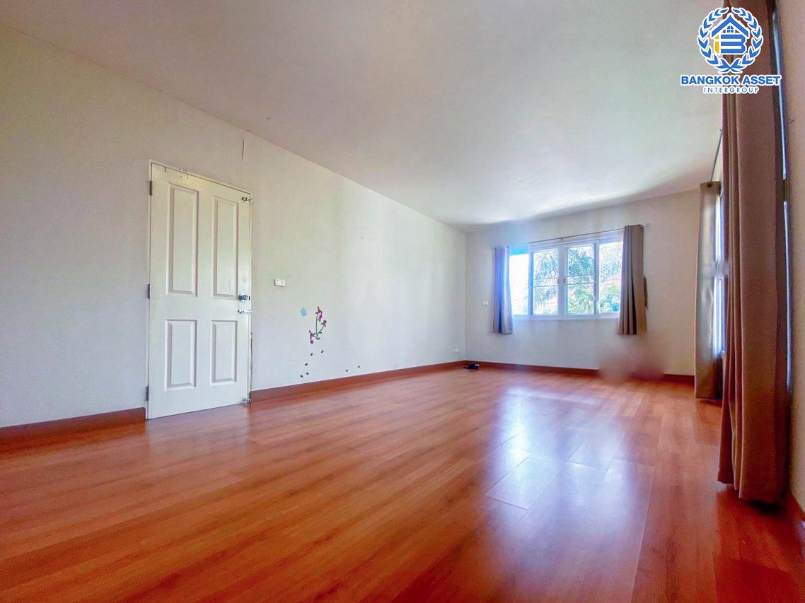 บ้านเดี่ยวมือสอง คุณภาพระดับแบรนด์ Q.House ม.คาซ่าวิลล์ ราชพฤกษ์-รัตนาธิเบศร์2 เนื้อที่กว้าง 56 ตร.ว. บ้านหลังใหญ่ สภาพภายในใหม่เอี่ยม พื้นที่ใช้สอยกว้าง ฟังก์ชัน 3 ห้องนอน 3 ห้องน้ำ โครงการตั้งบนทำเลดี ติดถนนราชพฤกษ์ ใกล้รถไฟฟ้าสายสีม่วง "สถานีบางรักน้อยท่าอิฐ" และทางด่วน "งามวงศ์วาน" จองด่วน!