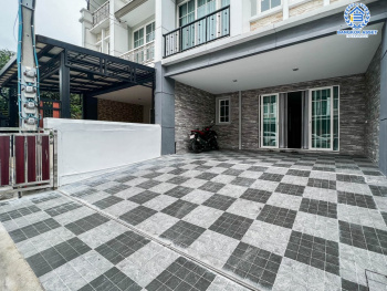 *****ทาวน์โฮมมือสองนนทบุรี ม.โกลเด้นซิตี้ ปิ่นเกล้า-จรัญสนิทวงศ์ เนื้อที่มากถึง 22.6 ตร.ว. ฟังก์ชัน 5 ห้องนอน 4 ห้องน้ำ 2 ที่จอดรถ บ้านสภาพใหม่ สวยงาม ของแถมเพียบ พร้อมอยู่ บนทำเลเยี่ยม ใกล้รถไฟฟ้าสายสีแดงอ่อน "สถานีบางบำหรุ" และทางด่วน "ศรีรัช"