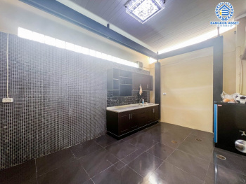 *****ทาวน์โฮมมือสองนนทบุรี ม.โกลเด้นซิตี้ ปิ่นเกล้า-จรัญสนิทวงศ์ เนื้อที่มากถึง 22.6 ตร.ว. ฟังก์ชัน 5 ห้องนอน 4 ห้องน้ำ 2 ที่จอดรถ บ้านสภาพใหม่ สวยงาม ของแถมเพียบ พร้อมอยู่ บนทำเลเยี่ยม ใกล้รถไฟฟ้าสายสีแดงอ่อน "สถานีบางบำหรุ" และทางด่วน "ศรีรัช"