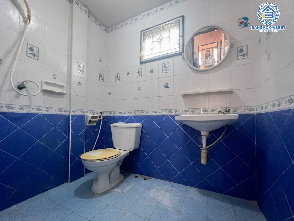 *****ทาวน์เฮ้าส์มือสองปทุมธานี ม.ติวานนท์ วิลเลจ ติวานนท์ #หลังมุม เนื้อที่กว้างถึง 30.3 ตร.ว. ฟังก์ชัน 3 ห้องนอน 2 ห้องน้ำ 1 ที่จอดรถ เนื้อที่เยอะ บนทำเลเดินทางสะดวก ใกล้สนามบินดอนเมือง และจุดขึ้นทางด่วน "ศรีสมาน" ห้ามพลาด!