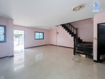 *****ทาวน์เฮ้าส์มือสองปทุมธานี ม.ติวานนท์ วิลเลจ ติวานนท์ #หลังมุม เนื้อที่กว้างถึง 30.3 ตร.ว. ฟังก์ชัน 3 ห้องนอน 2 ห้องน้ำ 1 ที่จอดรถ เนื้อที่เยอะ บนทำเลเดินทางสะดวก ใกล้สนามบินดอนเมือง และจุดขึ้นทางด่วน "ศรีสมาน" ห้ามพลาด!