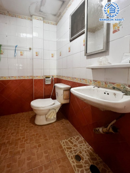 *****ทาวน์เฮ้าส์มือสองปทุมธานี ม.ติวานนท์ วิลเลจ ติวานนท์ #หลังมุม เนื้อที่กว้างถึง 30.3 ตร.ว. ฟังก์ชัน 3 ห้องนอน 2 ห้องน้ำ 1 ที่จอดรถ เนื้อที่เยอะ บนทำเลเดินทางสะดวก ใกล้สนามบินดอนเมือง และจุดขึ้นทางด่วน "ศรีสมาน" ห้ามพลาด!