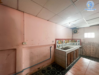 *****ทาวน์เฮ้าส์มือสองปทุมธานี ม.ติวานนท์ วิลเลจ ติวานนท์ #หลังมุม เนื้อที่กว้างถึง 30.3 ตร.ว. ฟังก์ชัน 3 ห้องนอน 2 ห้องน้ำ 1 ที่จอดรถ เนื้อที่เยอะ บนทำเลเดินทางสะดวก ใกล้สนามบินดอนเมือง และจุดขึ้นทางด่วน "ศรีสมาน" ห้ามพลาด!