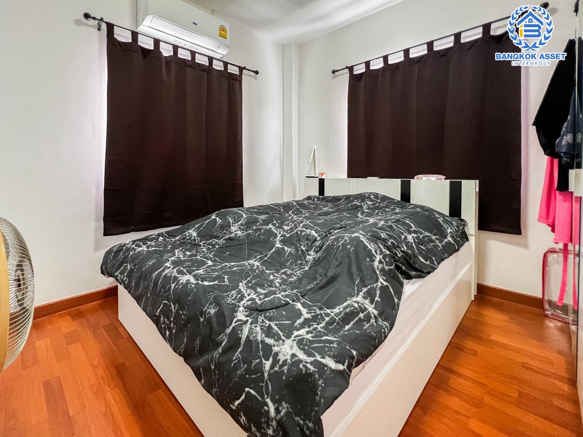 บ้านเดี่ยวมือสองนนทบุรี ม.แลนซิโอคริป ราชพฤกษ์-ท่าอิฐ หลังมุม! เนื้อที่มากถึง 50.2 ตร.ว. ฟังก์ชัน 3 ห้องนอน 2 ห้องน้ำ 2 ที่จอดรถ ตัวบ้านต่อเติมโรงรถ, ห้องครัวแล้ว บนทำเลแห่งการเดินทาง ใกล้รถไฟฟ้าสายสีม่วง "สถานีบางรักน้อยท่าอิฐ" และทางด่วน...