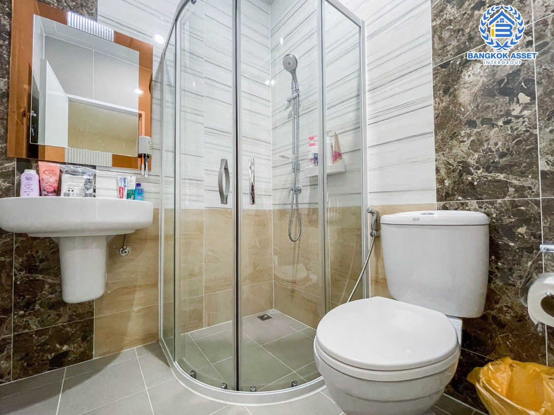 *****ทาวน์เฮ้าส์มือสองนนทบุรี ม.โกลเด้นทาวน์2 ปิ่นเกล้า-จรัญสนิทวงศ์ เนื้อที่ 18.5 ตร.ว. ฟังก์ชัน 4 ห้องนอน 2 ห้องน้ำ 1 ที่จอดรถ แถมฟรี! 3 เครื่องปรับอากาศ และเฟอร์นิเจอร์ บ้านใหม่สภาพดี ใกล้รถไฟฟ้าสายสีแดง "สถานีบางบำหรุ" และจุดขึ้นทางด่วน