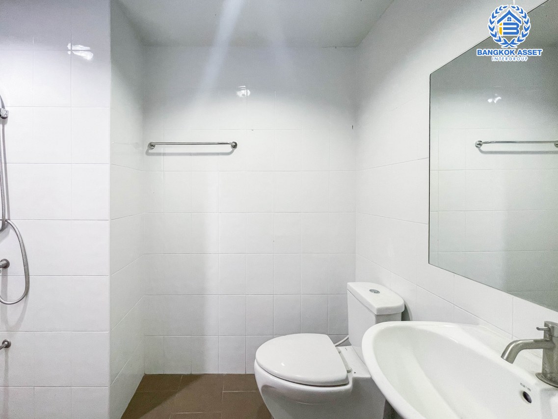 *****ทาวน์เฮ้าส์มือสอง นนทบุรี ม.มายเพลส ติวานนท์-ปากเกร็ด หลังมุม! เนื้อที่ 41.50 ตร.ว. ฟังก์ชันจัดเต็ม 4 ห้องนอน 3 ห้องน้ำ 2 ที่จอดรถ ทาวน์โฮมสไตล์โมเดิร์น บนทำเลดีเดินทางง่ายเชื่อมต่อถนนติวานนท์, ถนนแจ้งวัฒนะ, ถนนเลี่ยงเมืองปากเกร็ด และใกล้จุดขึ้นทางด่วน "ศรีสมาน" จองเลย!