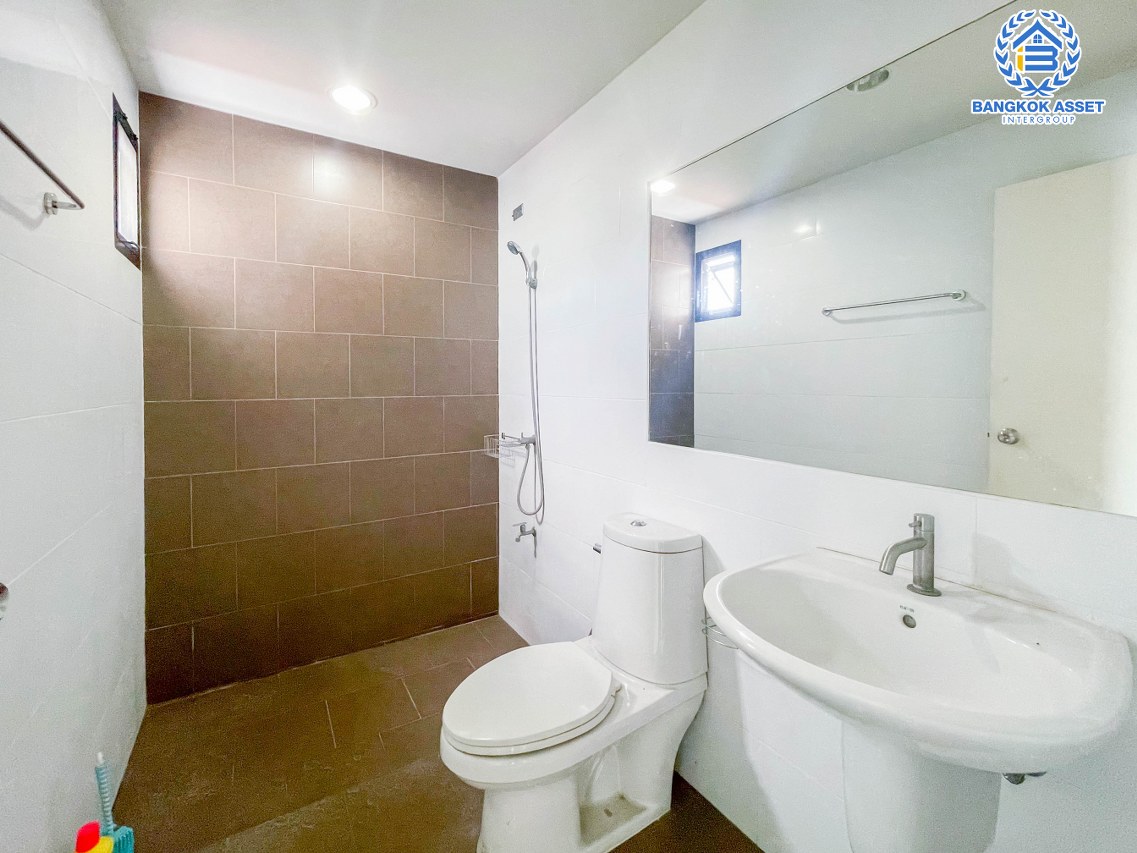 *****ทาวน์เฮ้าส์มือสอง นนทบุรี ม.มายเพลส ติวานนท์-ปากเกร็ด หลังมุม! เนื้อที่ 41.50 ตร.ว. ฟังก์ชันจัดเต็ม 4 ห้องนอน 3 ห้องน้ำ 2 ที่จอดรถ ทาวน์โฮมสไตล์โมเดิร์น บนทำเลดีเดินทางง่ายเชื่อมต่อถนนติวานนท์, ถนนแจ้งวัฒนะ, ถนนเลี่ยงเมืองปากเกร็ด และใกล้จุดขึ้นทางด่วน "ศรีสมาน" จองเลย!