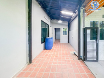 *****ทาวน์เฮ้าส์มือสอง นนทบุรี ม.มายเพลส ติวานนท์-ปากเกร็ด หลังมุม! เนื้อที่ 41.50 ตร.ว. ฟังก์ชันจัดเต็ม 4 ห้องนอน 3 ห้องน้ำ 2 ที่จอดรถ ทาวน์โฮมสไตล์โมเดิร์น บนทำเลดีเดินทางง่ายเชื่อมต่อถนนติวานนท์, ถนนแจ้งวัฒนะ, ถนนเลี่ยงเมืองปากเกร็ด และใกล้จุดขึ้นทางด่วน "ศรีสมาน" จองเลย!