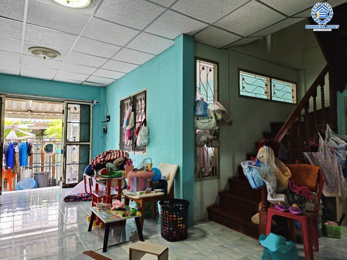 *****ทาวน์เฮ้าส์มือสอง นนทบุรี ม.บัวทองธานี พาร์ควิลล์3 ราชพฤกษ์ #หลังมุม เนื้อที่ 35.20 ตร.ว. ต่อเติมเต็ม ฟังก์ชัน 3 ห้องนอน 2 ห้องนอน จอดรถได้ 1 คัน หากกำลังมองหาบ้านเพื่อนำไปรีโนเวท ถือว่าคุ้มทั้งราคา และทำเล! เข้า-ออกได้หลายเส้นทางถนนบางกรวย-ไทรน้อย, ถนนราชพฤกษ์, ถนนชัยพฤกษ์ จองเลย!