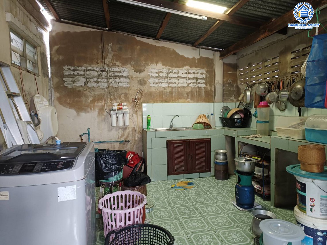 *****ทาวน์เฮ้าส์มือสอง นนทบุรี ม.บัวทองธานี พาร์ควิลล์3 ราชพฤกษ์ #หลังมุม เนื้อที่ 35.20 ตร.ว. ต่อเติมเต็ม ฟังก์ชัน 3 ห้องนอน 2 ห้องนอน จอดรถได้ 1 คัน หากกำลังมองหาบ้านเพื่อนำไปรีโนเวท ถือว่าคุ้มทั้งราคา และทำเล! เข้า-ออกได้หลายเส้นทางถนนบางกรวย-ไทรน้อย, ถนนราชพฤกษ์, ถนนชัยพฤกษ์ จองเลย!