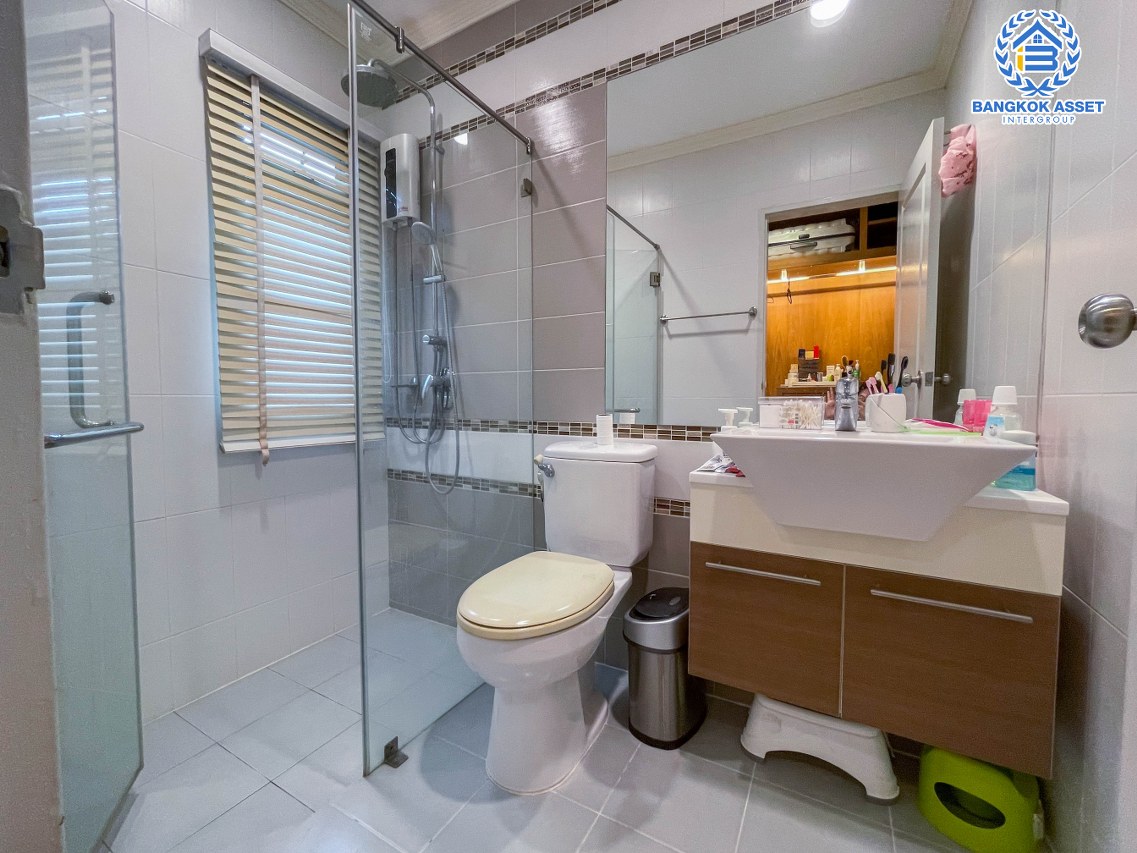 *****บ้านเดี่ยวมือสองนนทบุรี หมู่บ้าน ไลฟ์บางกอก บูเลอวาร์ด ราชพฤกษ์-รัตนาธิเบศร์ #หลังมุม เนื้อที่กว้างขวางถึง 58.1 ตร.ว. ฟังก์ชัน 5 ห้องนอน 4 ห้องน้ำ 2 ที่จอดรถ บนทำเลติดถนนราชพฤกษ์ เพียง 10 นาทีถึงรถไฟฟ้า "สถานีบางรักน้อยท่าอิฐ" แถมเฟอร์ฯ...