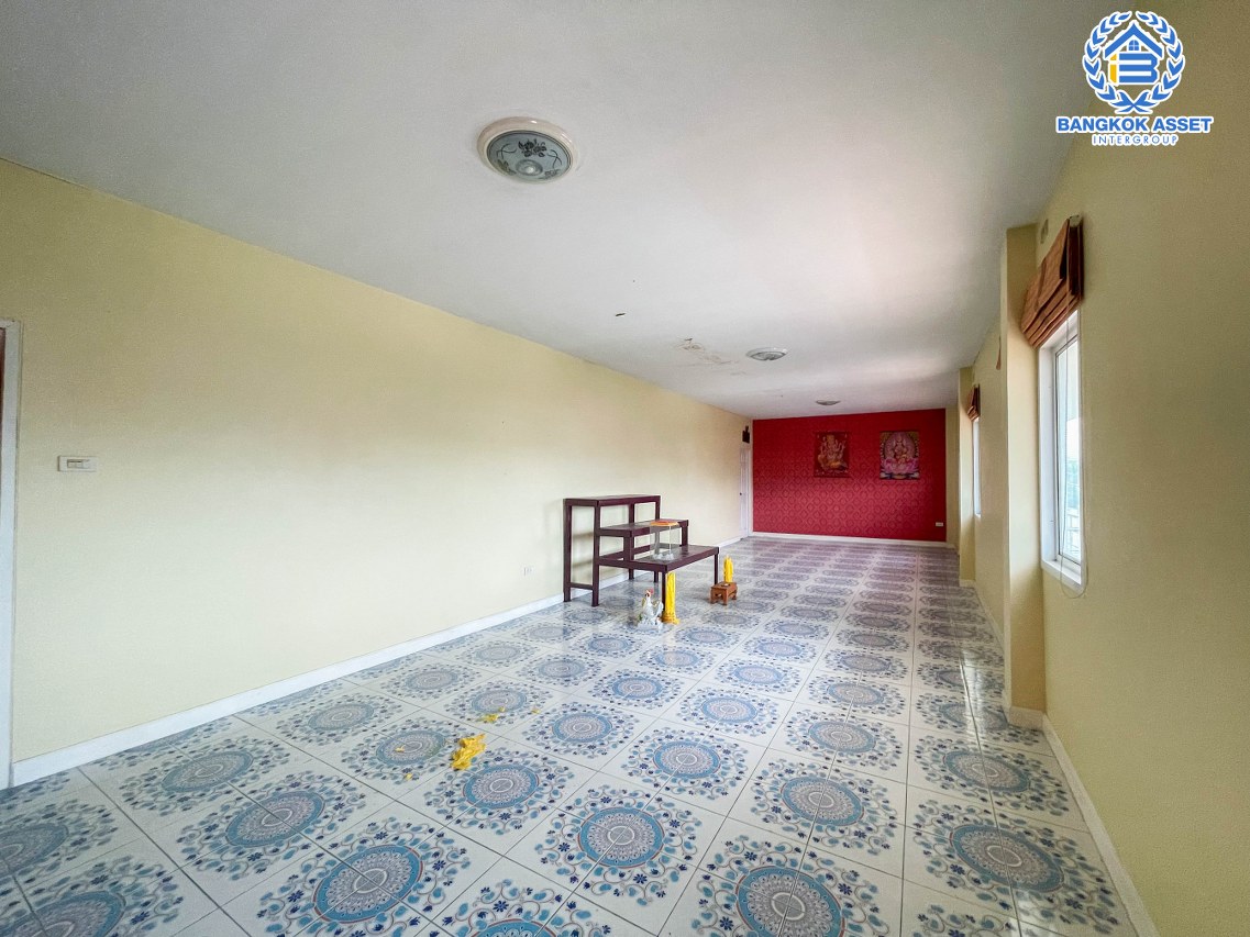 *****บ้านเดี่ยวหลังใหญ่มือสองนนทบุรี ม.บัวทองธานี กาญจนาภิเษก เนื้อที่กว้างสุดถึง 100 ตร.ว. ฟังก์ชัน 6 ห้องนอน 6 ห้องน้ำ 4 ที่จอดรถ บนทำเลแห่งการเดินทาง ใกล้รถไฟฟ้าสายสีม่วง "สถานีคลองบางไผ่" พื้นที่เยอะในราคาสุดคุ้ม!