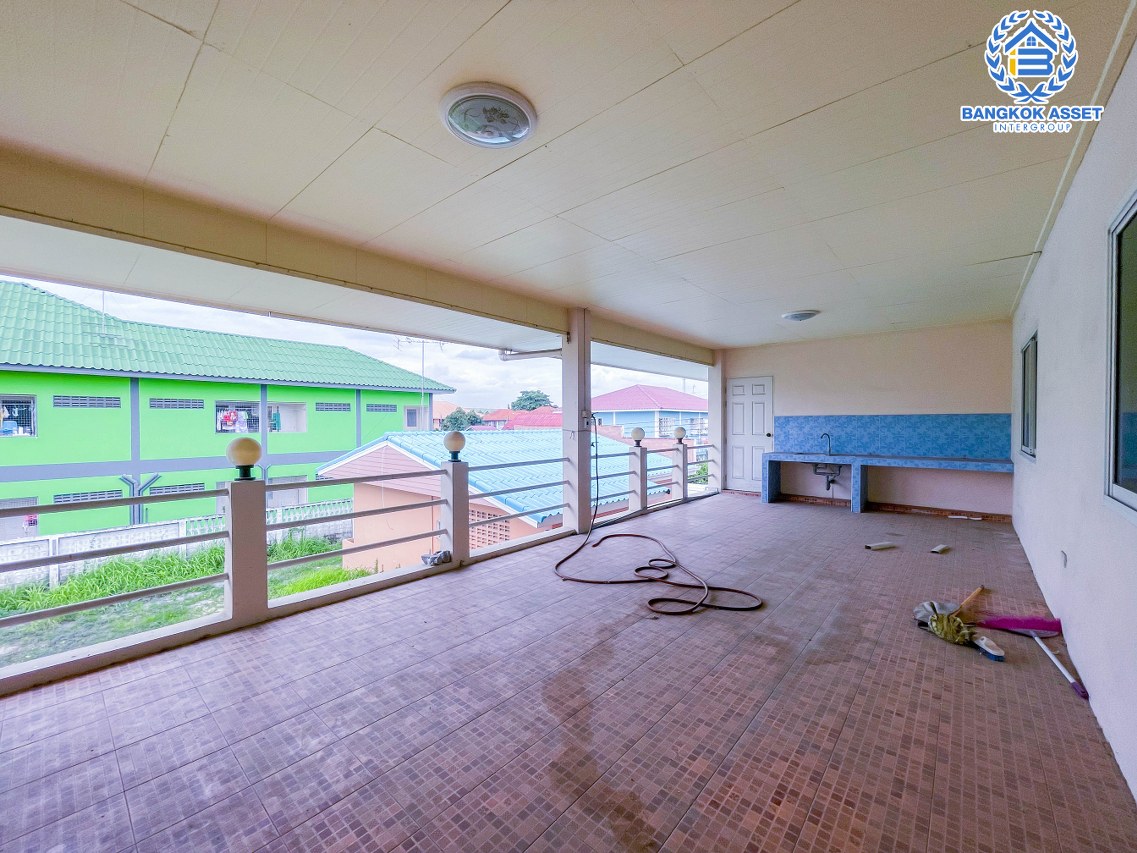 *****บ้านเดี่ยวหลังใหญ่มือสองนนทบุรี ม.บัวทองธานี กาญจนาภิเษก เนื้อที่กว้างสุดถึง 100 ตร.ว. ฟังก์ชัน 6 ห้องนอน 6 ห้องน้ำ 4 ที่จอดรถ บนทำเลแห่งการเดินทาง ใกล้รถไฟฟ้าสายสีม่วง "สถานีคลองบางไผ่" พื้นที่เยอะในราคาสุดคุ้ม!