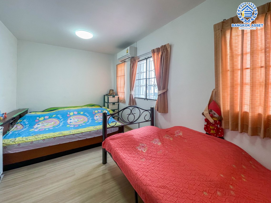 *****ทาวน์เฮ้าส์มือสองนนทบุรี ม.พฤกษา76 บางใหญ่-กาญจนาภิเษก เนื้อที่เกือบ 18 ตร.ว. ฟังก์ชัน 3 ห้องนอน 2 ห้องน้ำ บ้านสภาพดี แถมฟรี! 2 เครื่องปรับอากาศ ทำเลดี เดินทางสะดวก ใกล้เซ็นทรัลเวสต์เกต, รถไฟฟ้าสายสีม่วง "สถานีตลาดบางใหญ่" และทางด่วน "ศรีรัช"