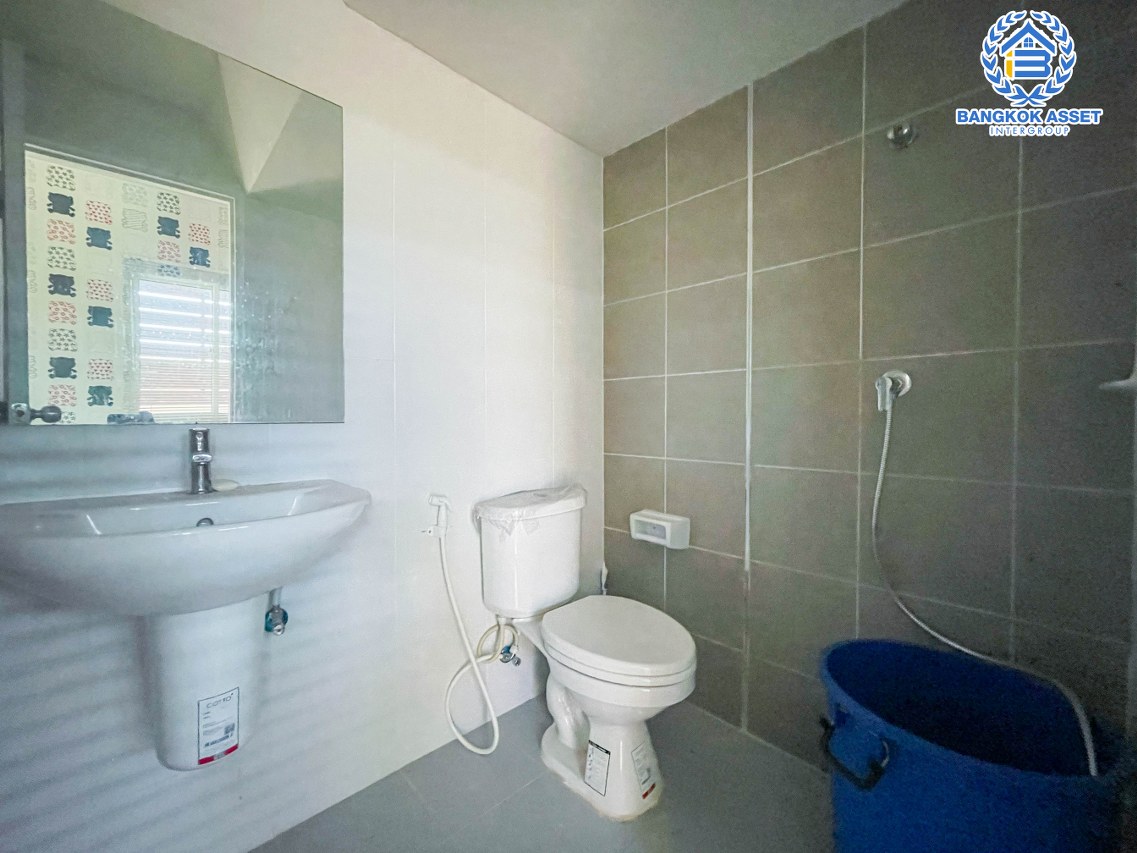 *****ทาวน์เฮ้าส์มือสองสมุทรสาคร ม.ไลโอ บลิสซ์ เพชรเกษม81 #หลังมุม เนื้อที่เกือบ 18 ตร.ว. ฟังก์ชัน 3 ห้องนอน 2 ห้องน้ำ 1 ที่จอดรถ บ้านสภาพดี บนทำเลเดินทางสะดวก ใกล้เดอะมอลล์ บางแค และทางด่วน "เฉลิมมหานคร"