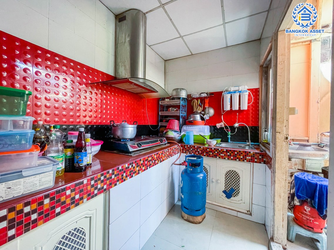 *****ทาวน์เฮ้าส์มือสองนนทบุรี ม.มณฑล5 กาญจนาภิเษก เนื้อที่กว้างเกือบ 30 ตร.ว. ฟังก์ชัน 3 ห้องนอน 2 ห้องน้ำ เนื้อที่เยอะ ต่อเติมครัวเรียบร้อย บนทำเลเยี่ยม เพียง 20 นาทีถึงรถไฟฟ้าสายสีม่วง "สถานีตลาดบางใหญ่" และทางด่วน "ศรีรัช"