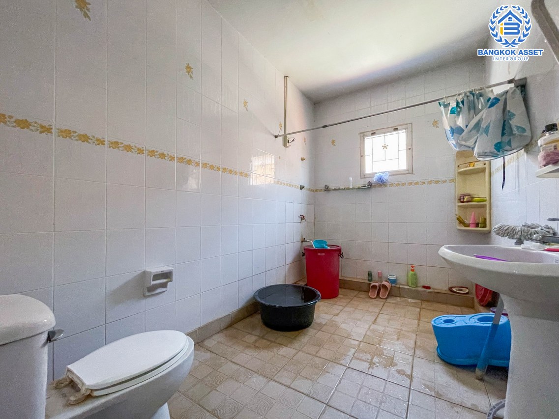 *****ทาวน์เฮ้าส์มือสองนนทบุรี ม.มณฑล5 กาญจนาภิเษก เนื้อที่กว้างเกือบ 30 ตร.ว. ฟังก์ชัน 3 ห้องนอน 2 ห้องน้ำ เนื้อที่เยอะ ต่อเติมครัวเรียบร้อย บนทำเลเยี่ยม เพียง 20 นาทีถึงรถไฟฟ้าสายสีม่วง "สถานีตลาดบางใหญ่" และทางด่วน "ศรีรัช"