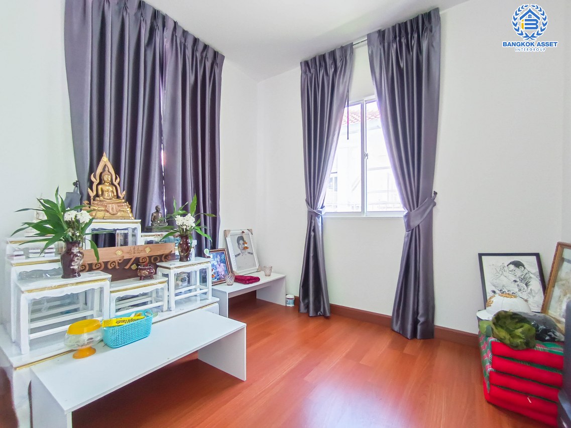 *****บ้านแฝดมือสองนนทบุรี ม.แลนซีโอ คริป ปิ่นเกล้า-พระราม5 เนื้อที่ 38.2 ตร.ว. ฟังก์ชัน 3 ห้องนอน 2 ห้องน้ำ 1 ที่จอดรถ บ้านสภาพสวย บนทำเลแห่งการเดินทาง ใกล้รถไฟฟ้าสายสีม่วง "สถานีตลาดบางใหญ่" และทางด่วน "ศรีรัช" จองเลย!