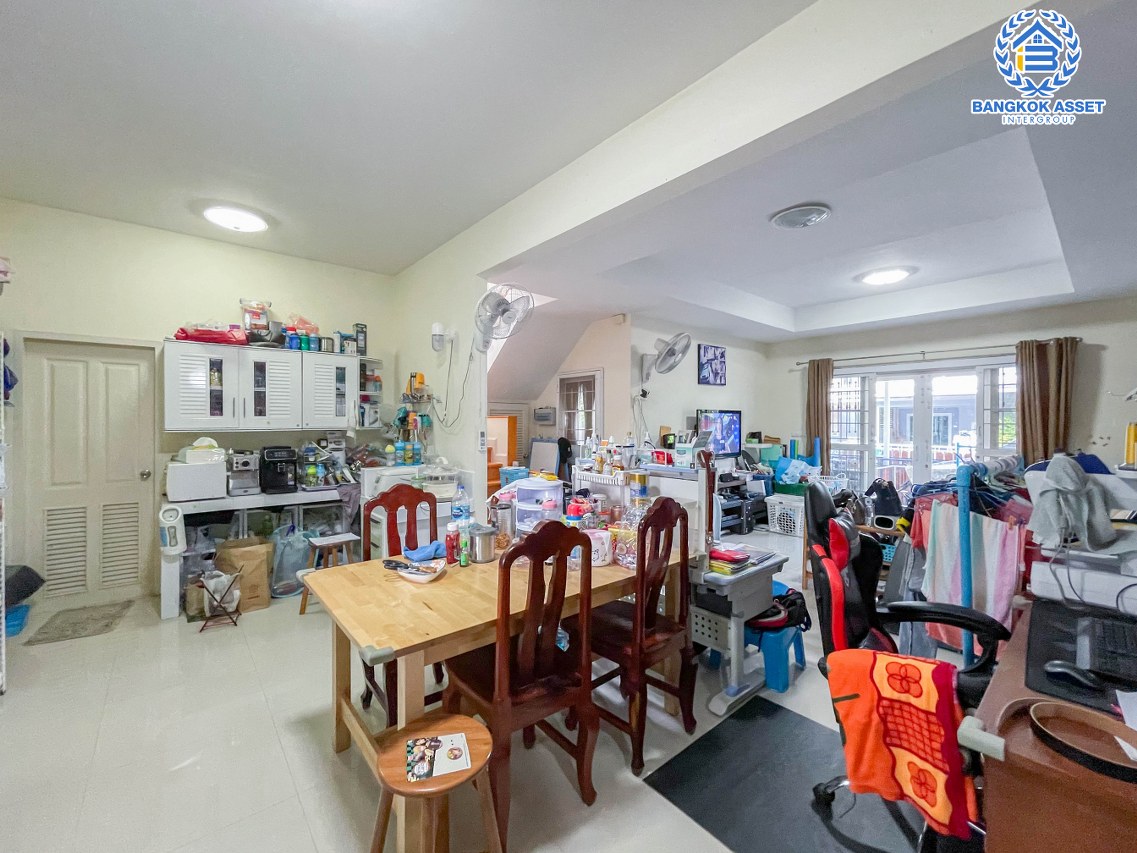 *****บ้านแฝดมือสอง นนทบุรี ม.เดอะวิลล่า ราชพฤกษ์-ท่าอิฐ คุณภาพแบรนด์ Property Perfect ภายในสภาพสวย เนื้อที่ 39 ตร.ว. ฟังก์ชัน 3 ห้องนอน 2 ห้องน้ำ จอดรถได้ 2 คัน ฟรี! เครื่องปรับอากาศ 4 เครื่อง ทำเลเดินทางสะดวก และเพียง 10 นาทีถึงรถไฟฟ้า "สถานีบางรักน้อยท่าอิฐ"