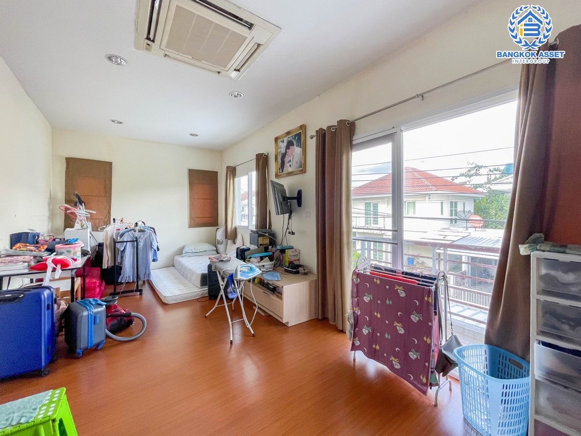 *****บ้านแฝดมือสอง นนทบุรี ม.เดอะวิลล่า ราชพฤกษ์-ท่าอิฐ คุณภาพแบรนด์ Property Perfect ภายในสภาพสวย เนื้อที่ 39 ตร.ว. ฟังก์ชัน 3 ห้องนอน 2 ห้องน้ำ จอดรถได้ 2 คัน ฟรี! เครื่องปรับอากาศ 4 เครื่อง ทำเลเดินทางสะดวก และเพียง 10 นาทีถึงรถไฟฟ้า "สถานีบางรักน้อยท่าอิฐ"