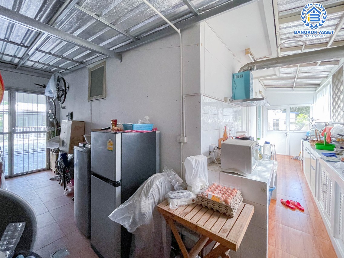 *****บ้านแฝดมือสอง นนทบุรี ม.เดอะวิลล่า ราชพฤกษ์-ท่าอิฐ คุณภาพแบรนด์ Property Perfect ภายในสภาพสวย เนื้อที่ 39 ตร.ว. ฟังก์ชัน 3 ห้องนอน 2 ห้องน้ำ จอดรถได้ 2 คัน ฟรี! เครื่องปรับอากาศ 4 เครื่อง ทำเลเดินทางสะดวก และเพียง 10 นาทีถึงรถไฟฟ้า "สถานีบางรักน้อยท่าอิฐ"