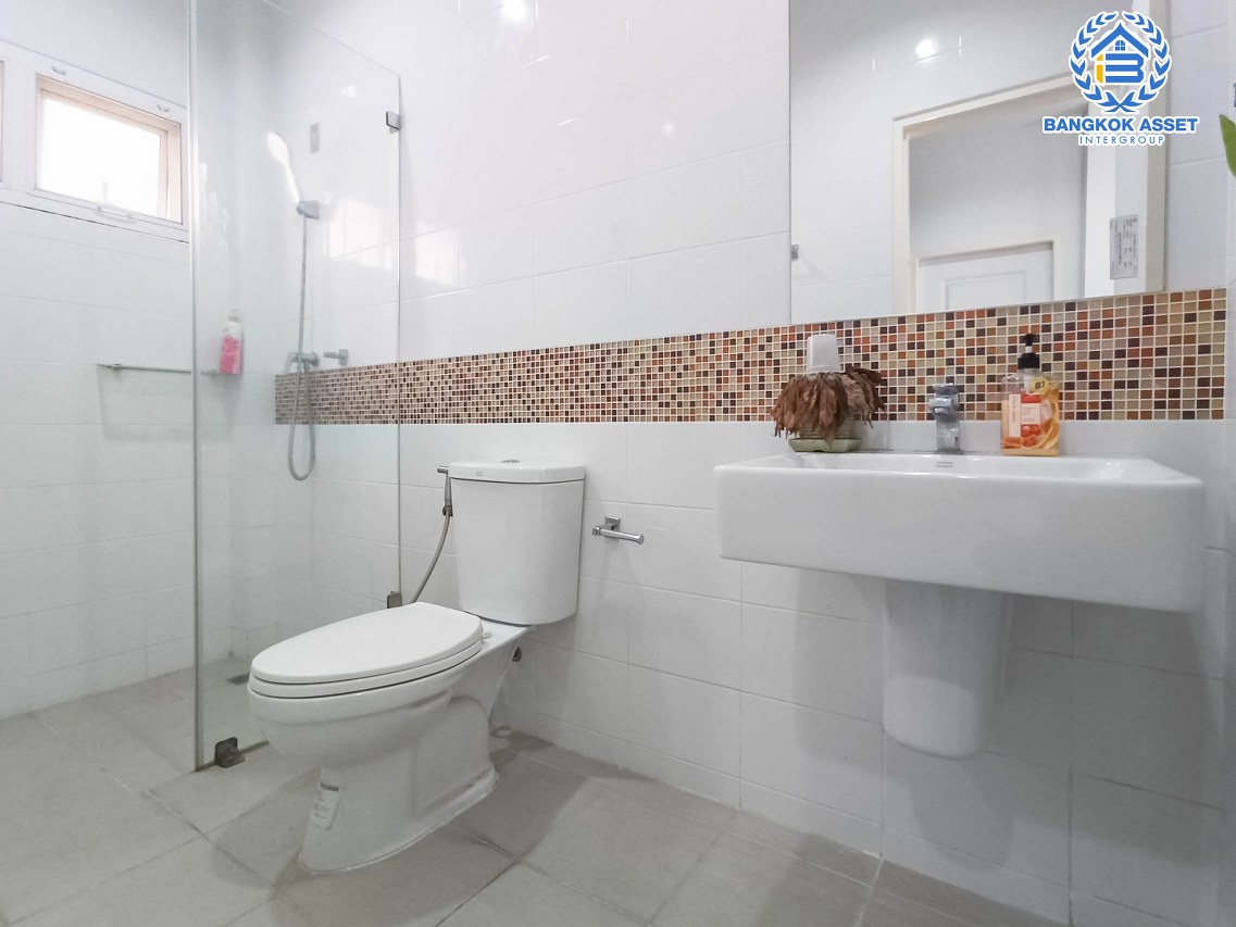 *****บ้านแฝดมือสองนนทบุรี โครงการ นนท์ณิชา บางใหญ่2 เนื้อที่กว้างขวางถึง 35 ตร.ว. ฟังก์ชัน 3 ห้องนอน 2 ห้องน้ำ 1 ที่จอดรถ บนทำเลเยี่ยม เชื่อมต่อ ถ.กาญจนาภิเษก, ถ.รัตนาธิเบศก ใกล้รถไฟฟ้าสายสีม่วง "สถานีตลาดบางใหญ่" และทางด่วน "ศรีรัช"