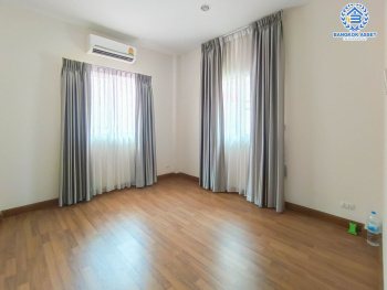 *****บ้านแฝดมือสองนนทบุรี โครงการ นนท์ณิชา บางใหญ่2 เนื้อที่กว้างขวางถึง 35 ตร.ว. ฟังก์ชัน 3 ห้องนอน 2 ห้องน้ำ 1 ที่จอดรถ บนทำเลเยี่ยม เชื่อมต่อ ถ.กาญจนาภิเษก, ถ.รัตนาธิเบศก ใกล้รถไฟฟ้าสายสีม่วง "สถานีตลาดบางใหญ่" และทางด่วน "ศรีรัช"