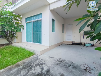 *****บ้านแฝดมือสองนนทบุรี โครงการ นนท์ณิชา บางใหญ่2 เนื้อที่กว้างขวางถึง 35 ตร.ว. ฟังก์ชัน 3 ห้องนอน 2 ห้องน้ำ 1 ที่จอดรถ บนทำเลเยี่ยม เชื่อมต่อ ถ.กาญจนาภิเษก, ถ.รัตนาธิเบศก ใกล้รถไฟฟ้าสายสีม่วง "สถานีตลาดบางใหญ่" และทางด่วน "ศรีรัช"