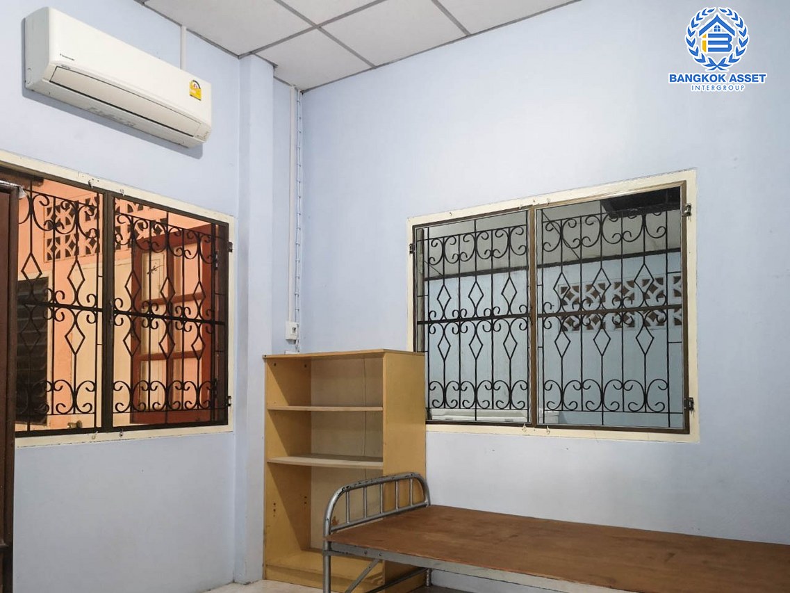 *****บ้านเดี่ยวมือสองปทุมธานี ม.คันทรีพาร์ค14 รังสิต-ปทุมธานี #หลังมุม เนื้อที่มากถึง 52 ตร.ว. ฟังก์ชัน 3 ห้องนอน 2 ห้องน้ำ 1 ที่จอดรถ แถมฟรี! 2 เครื่องปรับอากาศ บนทำเลเข้าเมืองสะดวก ใก้ลทางด่วน "บางพูน" และ "ศรีรัช"