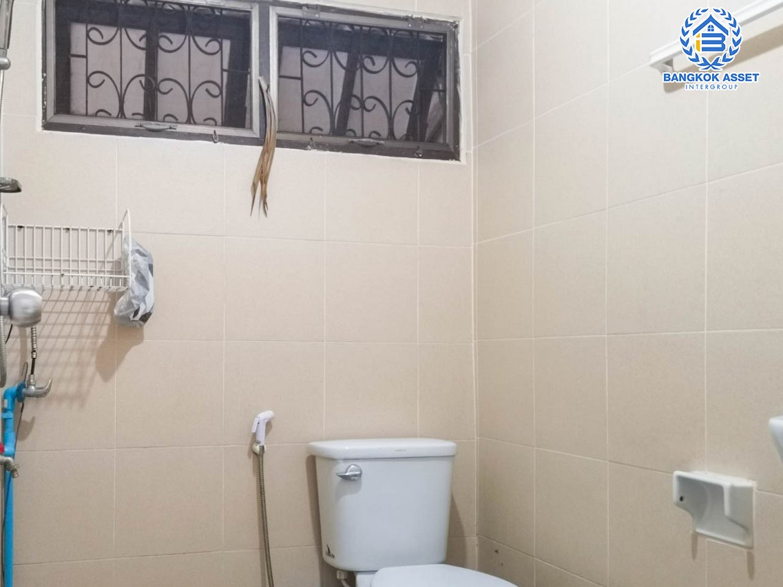 *****บ้านเดี่ยวมือสองปทุมธานี ม.คันทรีพาร์ค14 รังสิต-ปทุมธานี #หลังมุม เนื้อที่มากถึง 52 ตร.ว. ฟังก์ชัน 3 ห้องนอน 2 ห้องน้ำ 1 ที่จอดรถ แถมฟรี! 2 เครื่องปรับอากาศ บนทำเลเข้าเมืองสะดวก ใก้ลทางด่วน "บางพูน" และ "ศรีรัช"