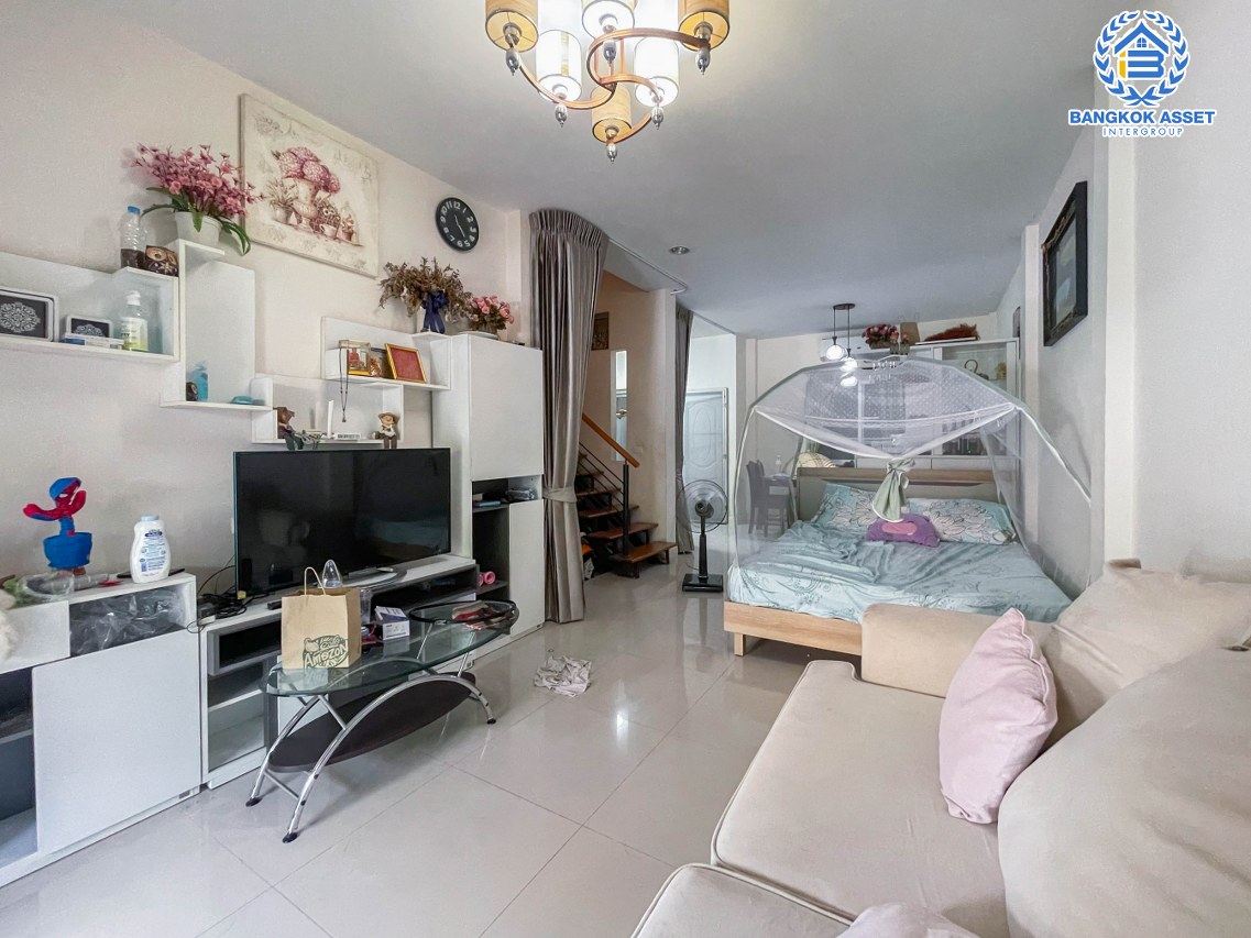 *****ทาวน์เฮ้าส์มือสองกรุงเทพมหานคร ม.วิสต้าอเวนิว เพชรเกษม81 เนื้อที่มากถึง 21 ตร.ว.ฟังก์ชัน 3 ห้องนอน 2 ห้องน้ำ พร้อมอยู่ ติดเติมครัวแล้ว แถมฟรี! 2 เครื่องปรับอากาศ บนทำเลเชื่อมต่อ ถ.เพชรเกษม, ถ.กาญจนาภิเษก ใกล้เดอะมอลล์บางแค และทางด่วน "เพชรเกษม"