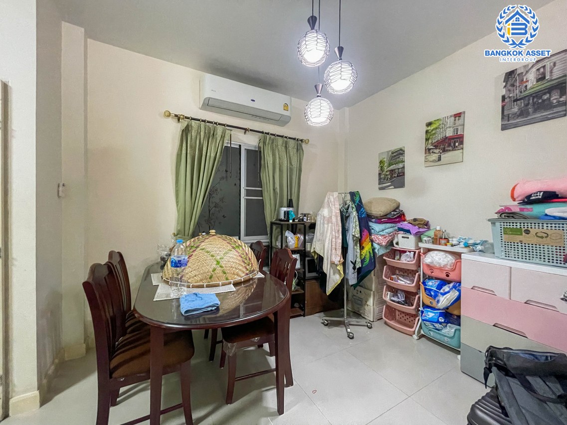 *****ทาวน์เฮ้าส์มือสองกรุงเทพมหานคร ม.วิสต้าอเวนิว เพชรเกษม81 เนื้อที่มากถึง 21 ตร.ว.ฟังก์ชัน 3 ห้องนอน 2 ห้องน้ำ พร้อมอยู่ ติดเติมครัวแล้ว แถมฟรี! 2 เครื่องปรับอากาศ บนทำเลเชื่อมต่อ ถ.เพชรเกษม, ถ.กาญจนาภิเษก ใกล้เดอะมอลล์บางแค และทางด่วน "เพชรเกษม"