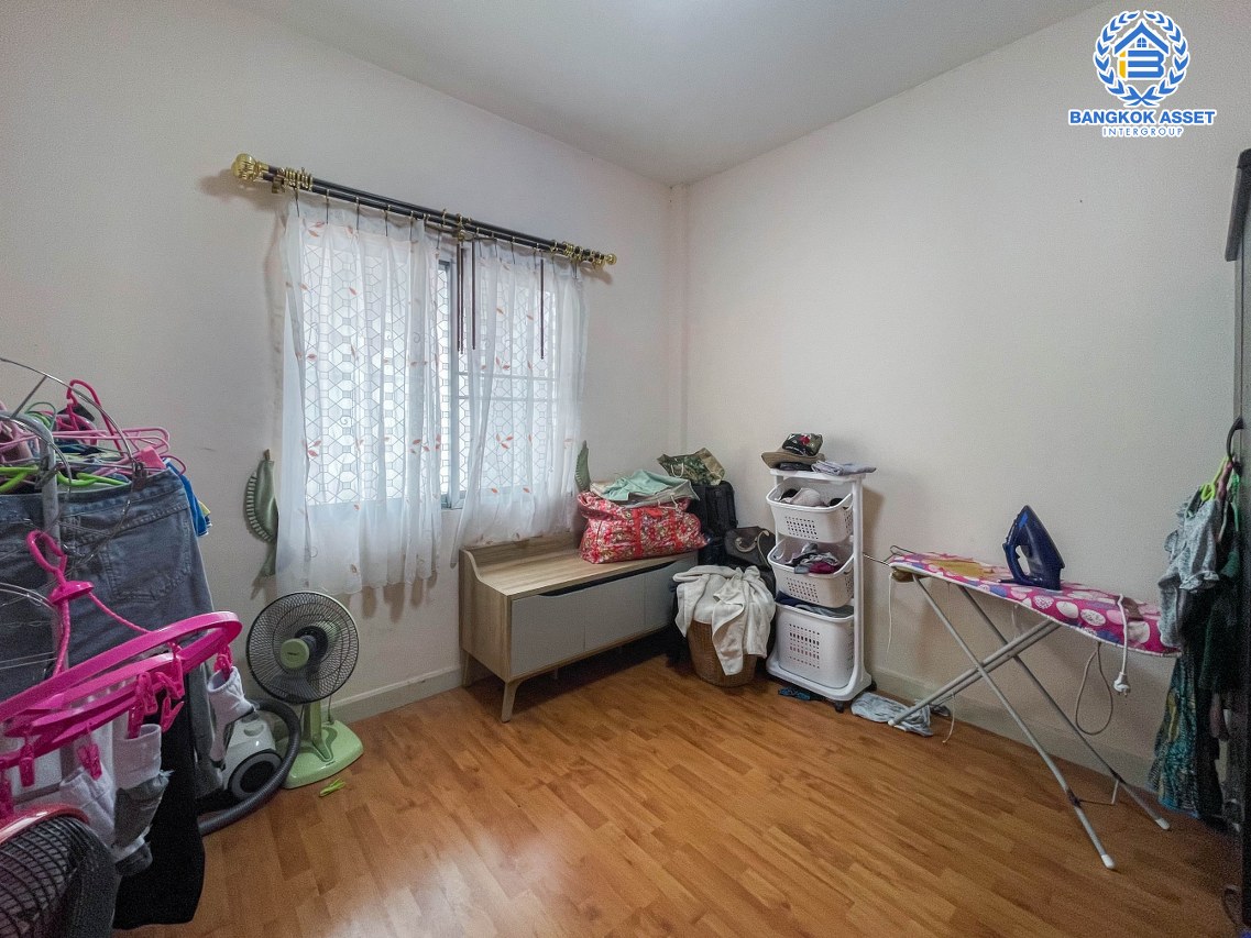 *****ทาวน์เฮ้าส์มือสองกรุงเทพมหานคร ม.วิสต้าอเวนิว เพชรเกษม81 เนื้อที่มากถึง 21 ตร.ว.ฟังก์ชัน 3 ห้องนอน 2 ห้องน้ำ พร้อมอยู่ ติดเติมครัวแล้ว แถมฟรี! 2 เครื่องปรับอากาศ บนทำเลเชื่อมต่อ ถ.เพชรเกษม, ถ.กาญจนาภิเษก ใกล้เดอะมอลล์บางแค และทางด่วน "เพชรเกษม"