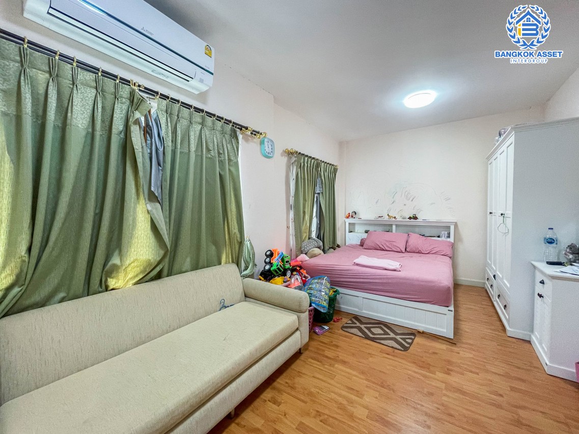 *****ทาวน์เฮ้าส์มือสองกรุงเทพมหานคร ม.วิสต้าอเวนิว เพชรเกษม81 เนื้อที่มากถึง 21 ตร.ว.ฟังก์ชัน 3 ห้องนอน 2 ห้องน้ำ พร้อมอยู่ ติดเติมครัวแล้ว แถมฟรี! 2 เครื่องปรับอากาศ บนทำเลเชื่อมต่อ ถ.เพชรเกษม, ถ.กาญจนาภิเษก ใกล้เดอะมอลล์บางแค และทางด่วน "เพชรเกษม"