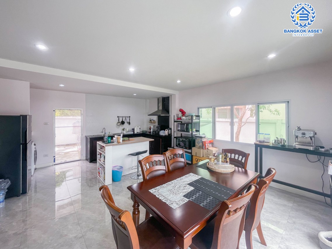 บ้านเดี่ยวมือสองกรุงเทพฯ ม.กฤษดานคร20 ปิ่นเกล้า เนื้อที่กว้างขวาสุดถึง 83 ตร.ว. ฟังก์ชัน 3 ห้องนอน 3 ห้องน้ำ 1 ที่จอดรถ แถมฟรี! 3 เครื่องปรับอากาศ ทำเลดี ใกล้ทางด่วน "กาญจนาภิเษก", ม.มหิดล และเซ็นทรัลปิ่นเกล้า