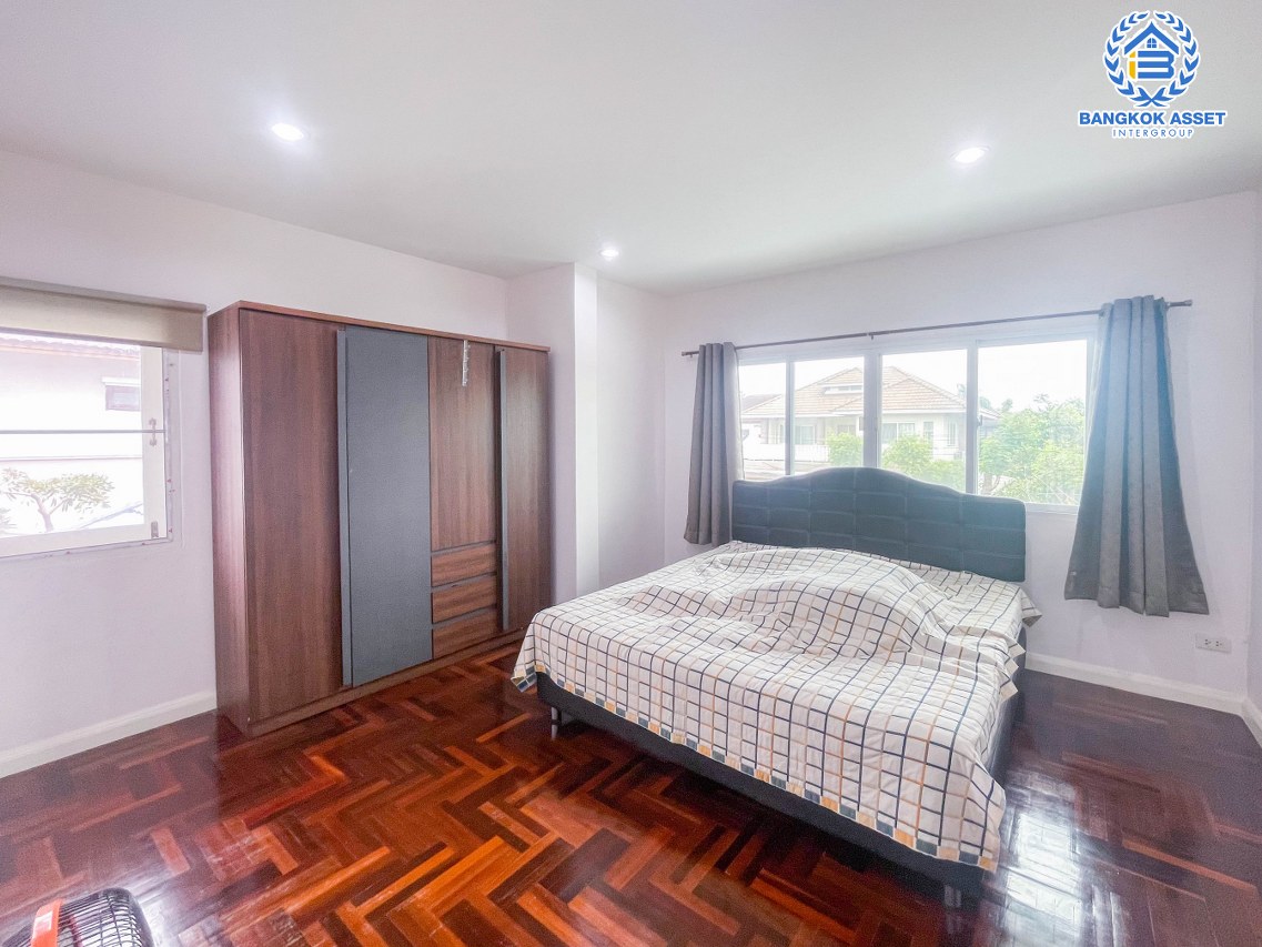 บ้านเดี่ยวมือสองกรุงเทพฯ ม.กฤษดานคร20 ปิ่นเกล้า เนื้อที่กว้างขวาสุดถึง 83 ตร.ว. ฟังก์ชัน 3 ห้องนอน 3 ห้องน้ำ 1 ที่จอดรถ แถมฟรี! 3 เครื่องปรับอากาศ ทำเลดี ใกล้ทางด่วน "กาญจนาภิเษก", ม.มหิดล และเซ็นทรัลปิ่นเกล้า