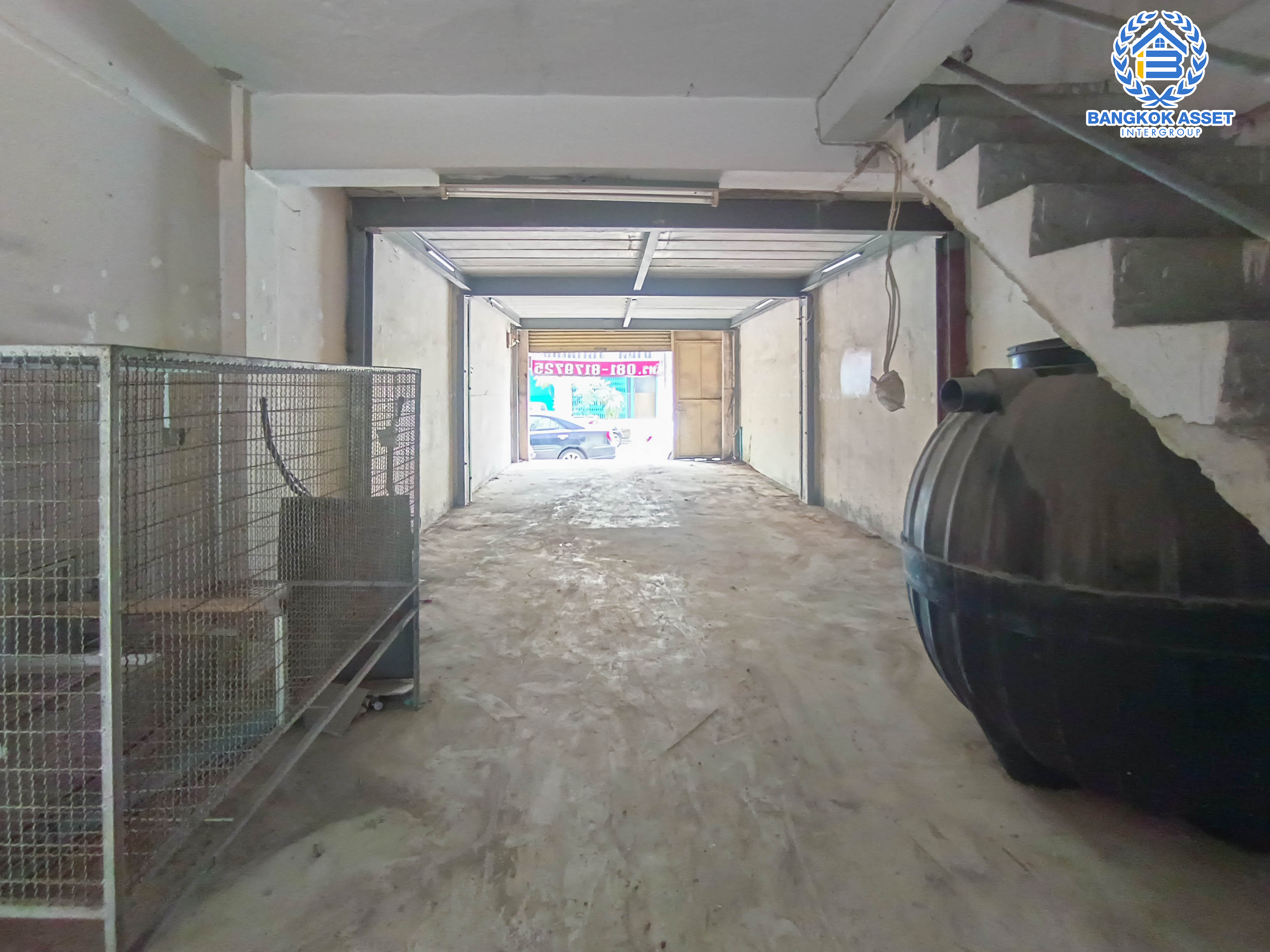 อาคารพาณิชย์มือสอง ท่าเกษตรธานี เพชรเกษม เนื้อที่กว้างเกือบ 20 ตร.ว. อาคาร 4 ชั้น เหมาะสำหรับตกแต่งใหม่เพื่อการพาณิชย์หรืออยู่อาศัย ตั้งบนทำเลดีใกล้เมือง การเดินทางสะดวกเข้า-ออก ได้หลากหลายเส้นทาง เชื่อมต่อถนนพัฒนาการ ถนนสุขาภิบาล1 ถนนราชพฤกษ์ ใกล้รถไฟฟ้าสายสีน้ำเงิน "สถานีบางแค" จองเลย!