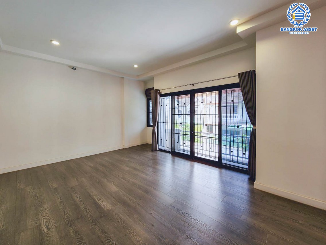 *****บ้านแฝดมือสองกรุงเทพฯ ม.อรุณรัตน์ ทวีวัฒนา เนื้อที่กว้างถึง 45 ตร.ว. ฟังก์ชัน 4 ห้องนอน 3 ห้องน้ำ 2 ที่จอดรถ บ้านภาพสวย พร้อมเข้าอยู่ บนทำเลติด ถ.คลองทวีวัฒนา ใกล้เซ็นทรัล ศาลายา และมหาวิทยาลัยมหิดล ห้ามพลาด!