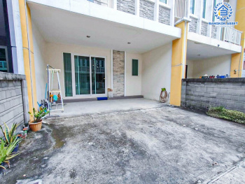 ทาวน์เฮ้าส์มือสอง นนทบุรี ม.โกลเด้นทาวน์ ปิ่นเกล้า-จรัญสนิทวงศ์ ตอบโจทย์ทุกครอบครัว ด้วยฟังก์ชัน 4 ห้องนอน 3 ห้องน้ำ 2 ที่จอดรถ เนื้อที่ 21.10 ตร.ว. บ้านสภาพสวย เดินทางสะดวกบนทำเลดีที่สุด เข้า-ออกหลายเส้นทาง ใกล้สายรถไฟฟ้าสายสีแดงอ่อน "สถานีบางบำหรุ" และจุดขึ้นทางด่วน "ศรีรัช" จองเลย!...