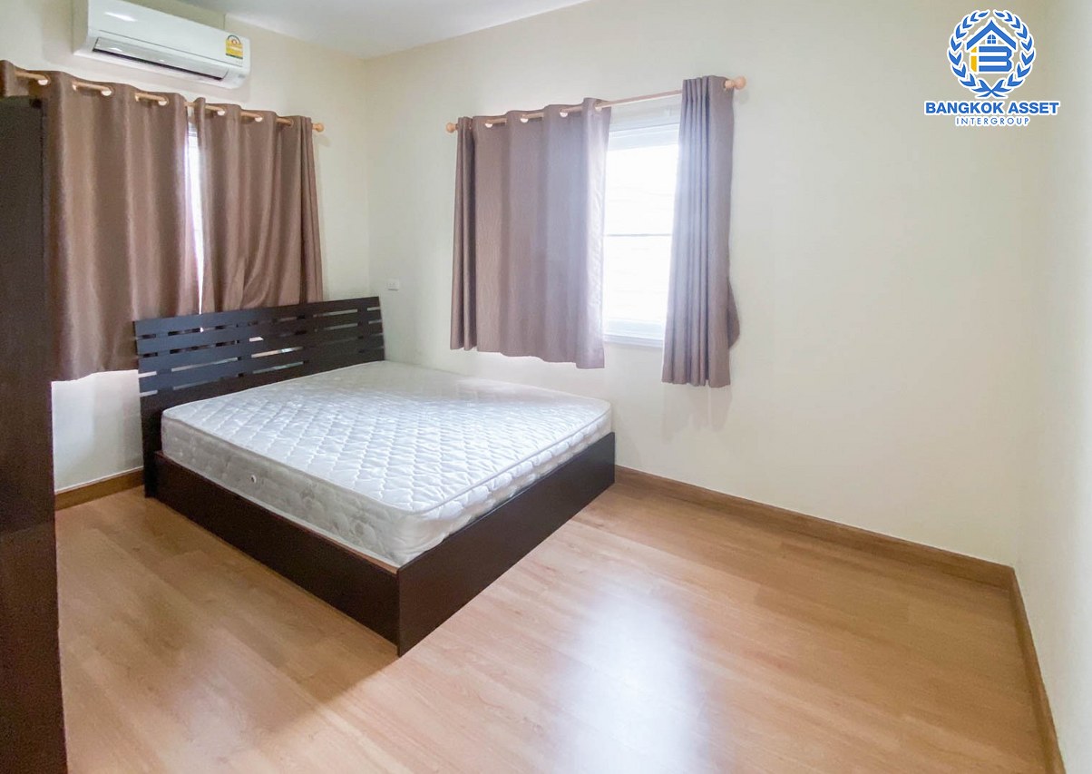 *****ทาวน์เฮาส์นนทบุรี จรัญสนิทวงศ์ หลังมุม ม.โกลเด้นทาวน์ 1 ปิ่นเกล้า-จรัญสนิทวงศ์  เนื้อที่ 29.20 ตร.ว ทำเลดีถนนกว้าง สภาพบ้านสวยสะอาด ด้วยฟังก์ชัน 4 ห้องนอน 3 ห้องน้ำ 2 ที่จอดรถ ใกล้โครงการรถไฟฟ้าสีแดงอ่อน "สถานีบางบำหรุ" และจุดขึ้นทางด่วน "ศรีรัช"