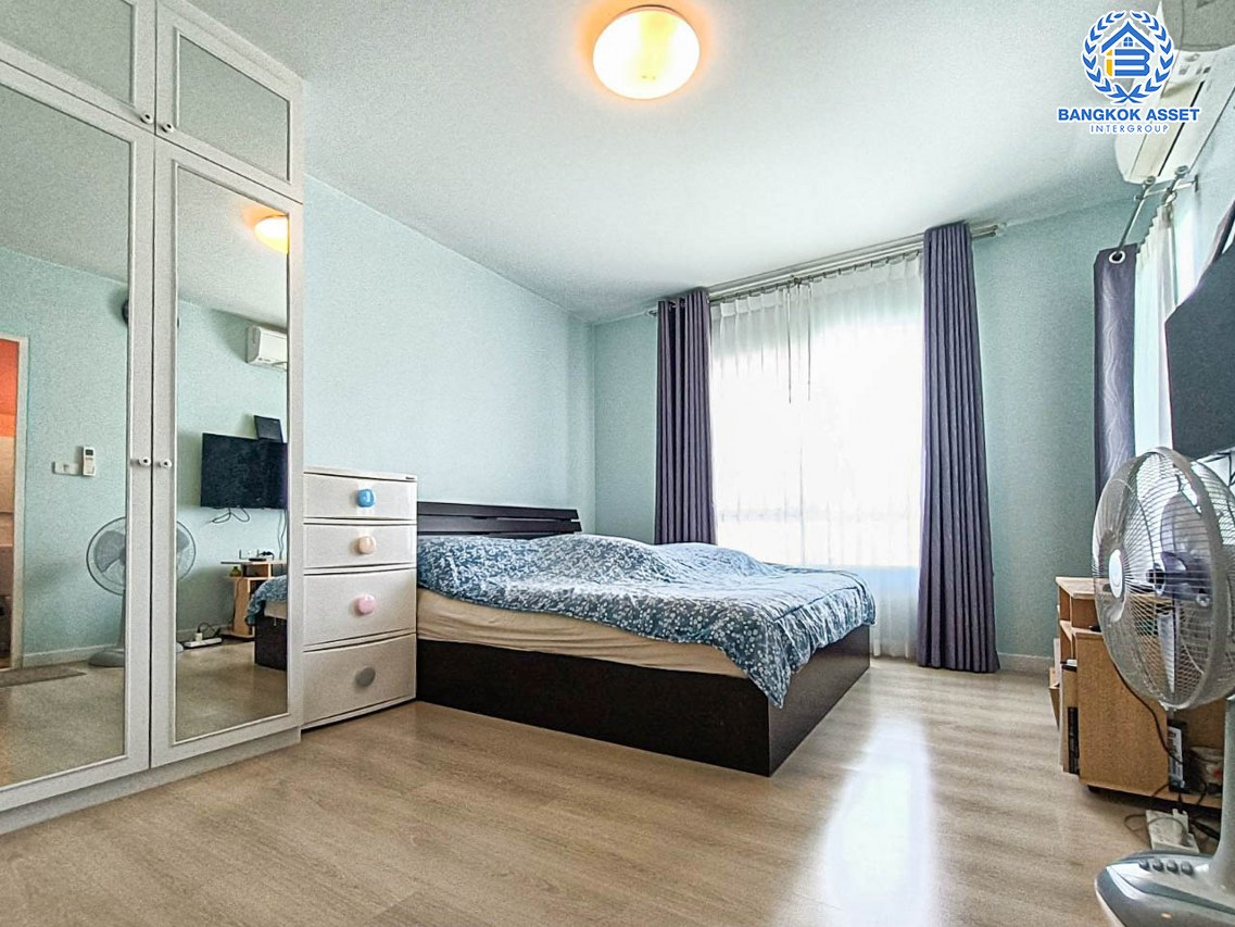 *****ทาวน์เฮ้าส์นนทบุรี แก้วอินทร์  ม.อินดี้ บางใหญ่ เนื้อที่เกือบถึง 27 ตร.ว หลังมุม พร้อมด้วยฟังก์ชัน 2 ห้องนอน 3 ห้องน้ำ 2 ที่จอดรถ เดินทางสะดวกใกล้จุดขึ้นทางด่วน "ศรีรัช"  และโครงการรถไฟฟ้าสายสีม่วง "สถานีตลาดบางใหญ่"