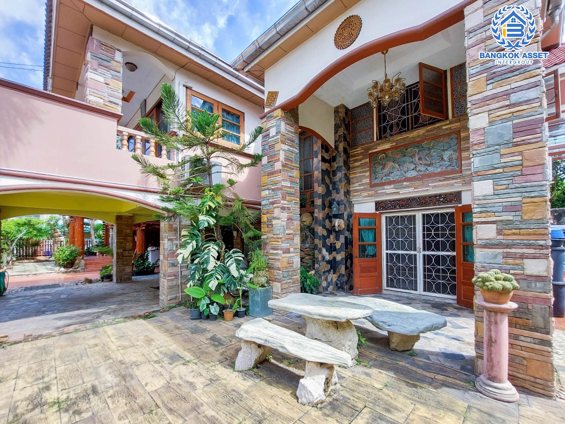 *****บ้านเดี่ยวมือสองปทุมธานี หมู่บ้าน ชวนชื่นการ์เด้นวิลล์ บางเดื่อ-ปทุมธานี เนื้อที่เกือบถึง 62 ตร.ว มีฟังก์ชัน 3 ห้องนอน 2 ห้องน้ำ 2 ที่จอดรถ บ้านสภาพดีพร้อมขาย บนทำเลแห่งการเดินทาง เชื่อมต่อ ถ.สะพานนนทบุรี-บางบัวทอง, ถ.กรุงเทพ-ปทุมธานี ใกล้จุดขึ้นทางด่วน "ศรีสมาน"