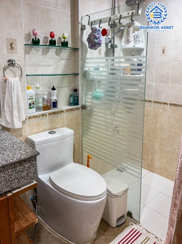 *****บ้านเดี่ยวมือสองกรุงเทพมหานคร ย่านลาดพร้าว ม.ซอยนาคนิวาส 37 เนื้อที่ 57.2 ตร.ว พร้อมด้วยฟังก์ชัน 3 ห้องนอน 3 ห้องน้ำ 2 ที่จอดรถ สภาพแวดล้อมดี ถนนโล่ง ใกล้โครงการรถไฟฟ้าสายสีเหลือง "สถานีโชคชัย 4" และจุดขึ้นทางด่วน "ลาดพร้าว 71"