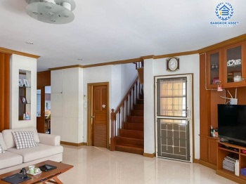 *****บ้านเดี่ยวมือสองกรุงเทพมหานคร ย่านลาดพร้าว ม.ซอยนาคนิวาส 37 เนื้อที่ 57.2 ตร.ว พร้อมด้วยฟังก์ชัน 3 ห้องนอน 3 ห้องน้ำ 2 ที่จอดรถ สภาพแวดล้อมดี ถนนโล่ง ใกล้โครงการรถไฟฟ้าสายสีเหลือง "สถานีโชคชัย 4" และจุดขึ้นทางด่วน "ลาดพร้าว 71"