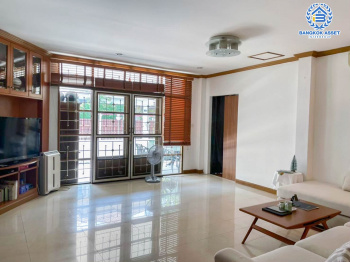 *****บ้านเดี่ยวมือสองกรุงเทพมหานคร ย่านลาดพร้าว ม.ซอยนาคนิวาส 37 เนื้อที่ 57.2 ตร.ว พร้อมด้วยฟังก์ชัน 3 ห้องนอน 3 ห้องน้ำ 2 ที่จอดรถ สภาพแวดล้อมดี ถนนโล่ง ใกล้โครงการรถไฟฟ้าสายสีเหลือง "สถานีโชคชัย 4" และจุดขึ้นทางด่วน "ลาดพร้าว 71"