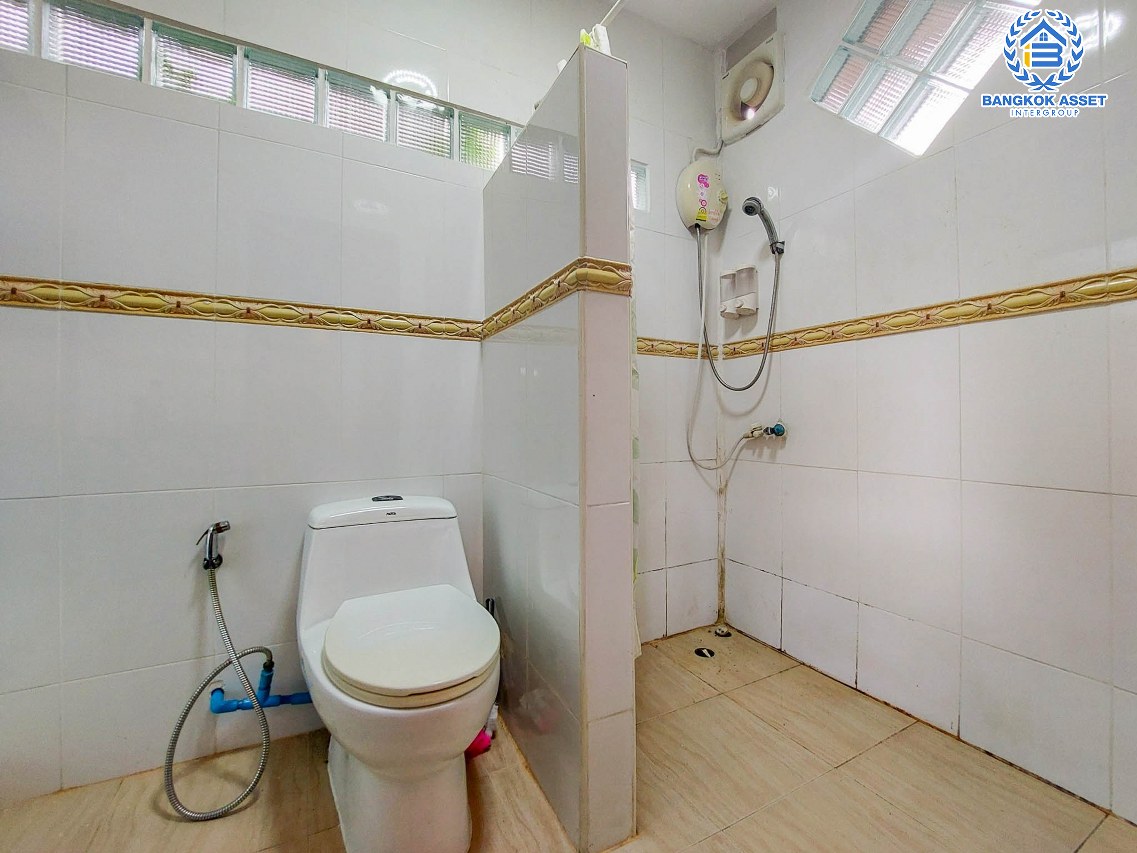 *****บ้านเดี่ยวมือสองหลังมุม ปทุมธานี บางเดื่อ หมู่บ้าน ชวนชื่นการ์เด้นวิลล์ บางเดื่อ-ปทุมธานี เนื้อที่ 63 ตร.ว ฟังก์ชัน 3 ห้องนอน 2 ห้องน้ำ 2 ที่จอดรถ บนทำเลแห่งการเดินทาง เชื่อมต่อ ถ.กรุงเทพ-ปทุมธานี, สะพานนนทบุรี-บางบัวทอง ใกล้จุดขึ้นทางด่วน "ศรีสมาน"